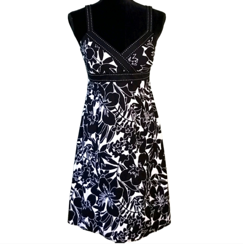 R&K Originals Petite Black & White floral wrap v-neck tank midi dress size 8